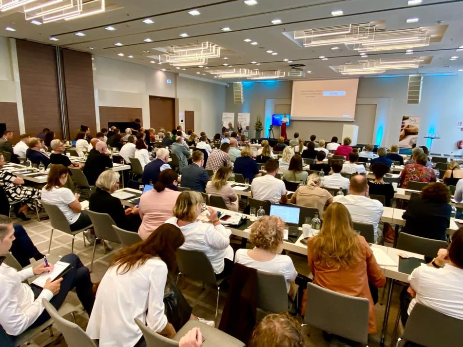 Raus aus der Krise: Strategisches und nachhaltiges Management sozialer Organisationen