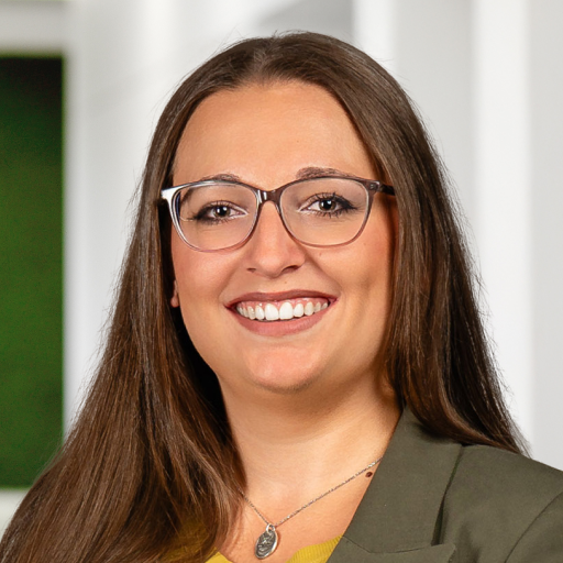 Das Bild zeigt Johanna Lapp, Digitalisierungs- und Organisationsberaterin bei der Unternehmensberatung contec.