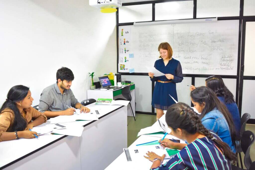 educaro_internationale_Fachkraefte_f299637f85ef3b19923428bc9985286d40358fa9-1024x683