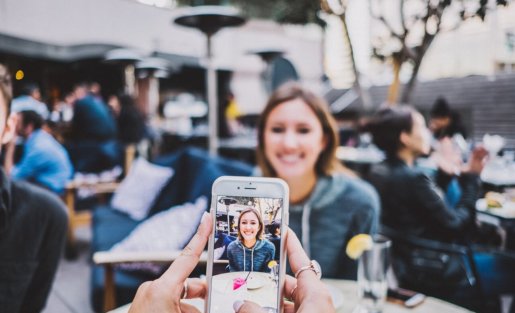Digitale Helfer - Mit dem Smartphone zu mehr Teilhabe?