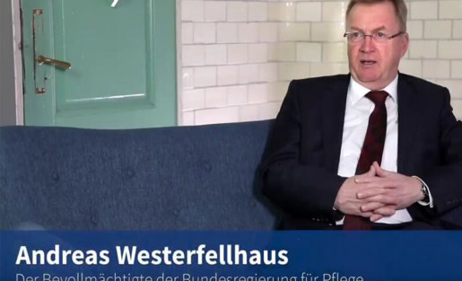 Blaue Couch: Andreas Westerfellhaus zur Pflegekammer