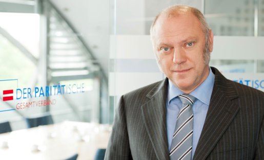 „Das Kostenkorsett lässt der sozialen Arbeit keine Freiräume“ – Dr. Ulrich Schneider im Interview